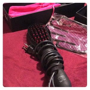 Hair straightener brush